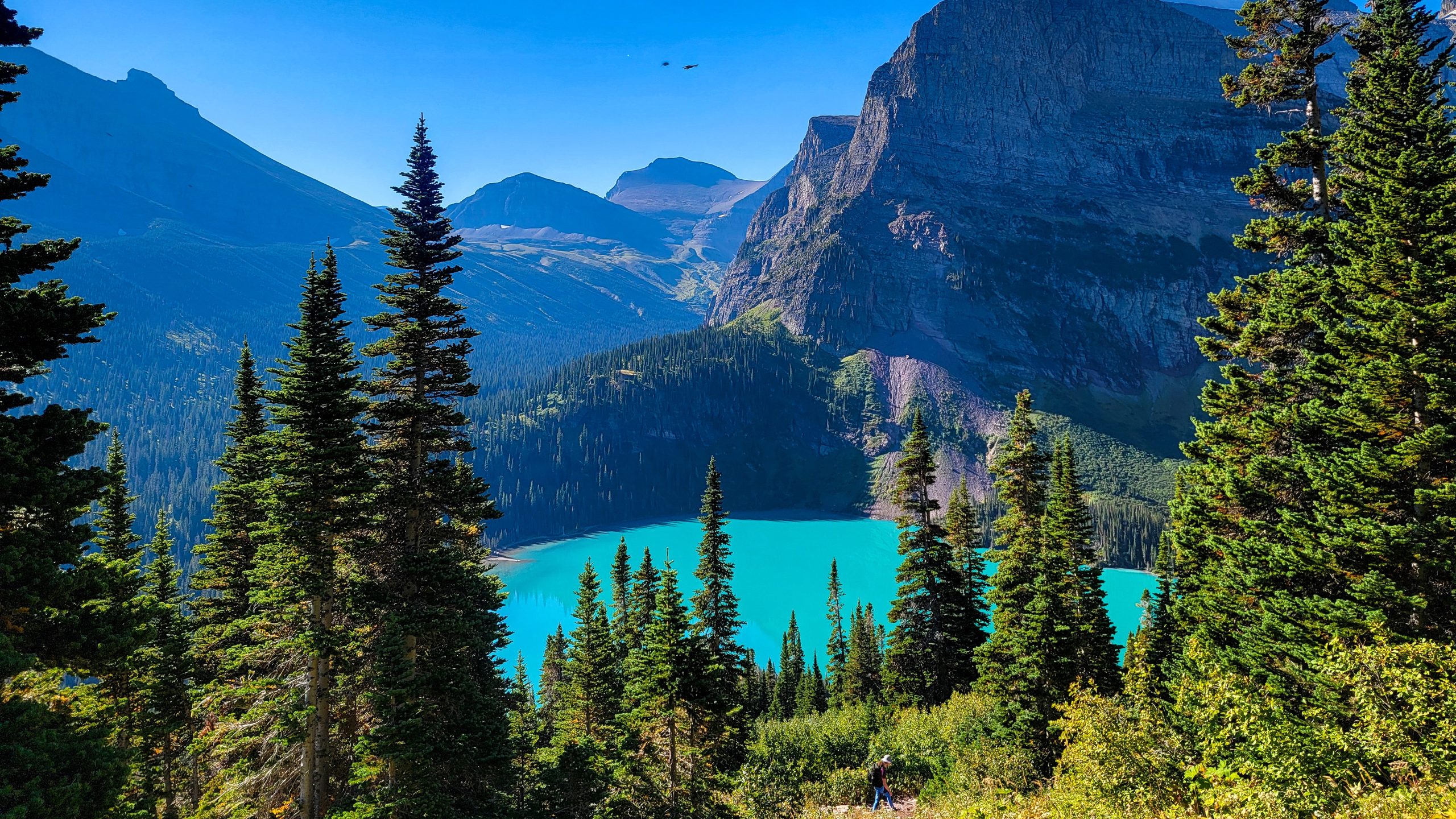 The Ultimate Couples Hiking Packing List: Gear You’ll Actually Use